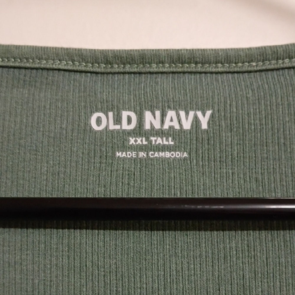 NWOT Old Navy Women's Olive Green Long Sleeve Notch V-Neck Top - Picture 2 of 3